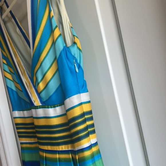 Beautiful Muse Dress - Picture 7 of 10